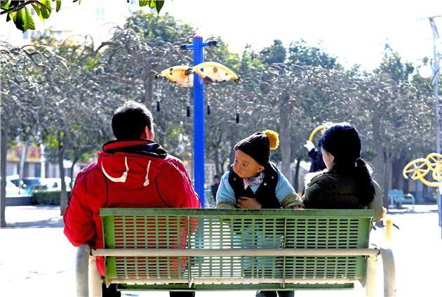重磅！鄭州將取締馬路停車場(chǎng) 人行道禁設(shè)停泊位
